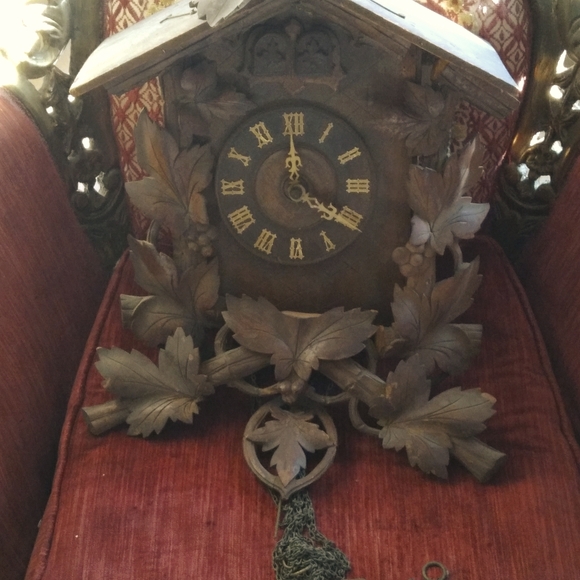^!^ SOLD ^!^ Antique Cuckoo Clock (needs love)